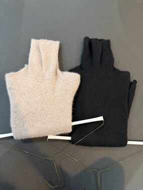 Women’s Cashmere Turtleneck Sweaters - Black & Beige